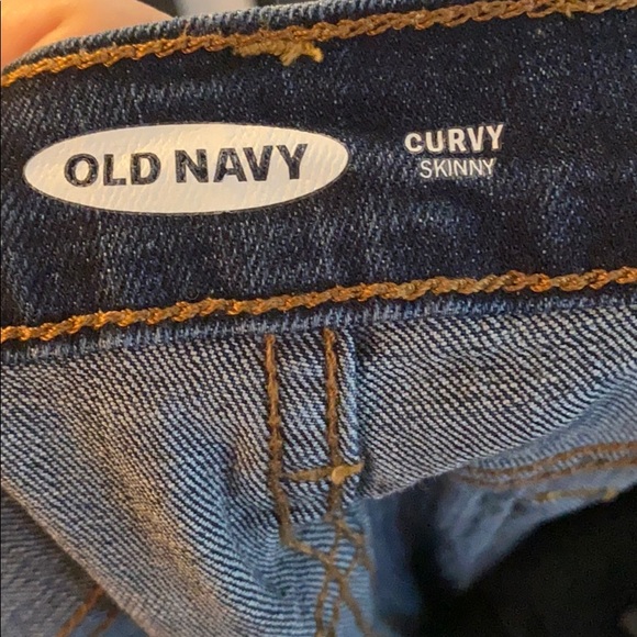 Old Navy Curvy Skinny medium wash denim jean - Picture 2 of 6